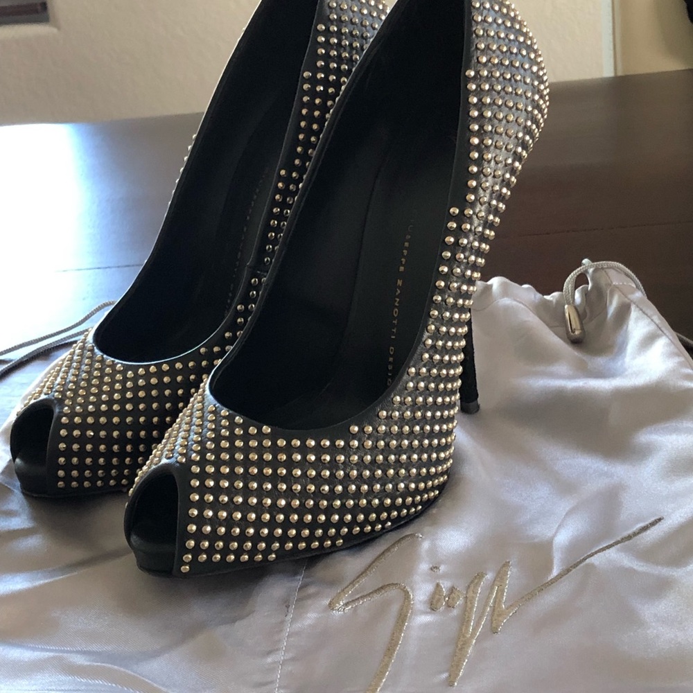 Giuseppe Zanotti Studded Pumps